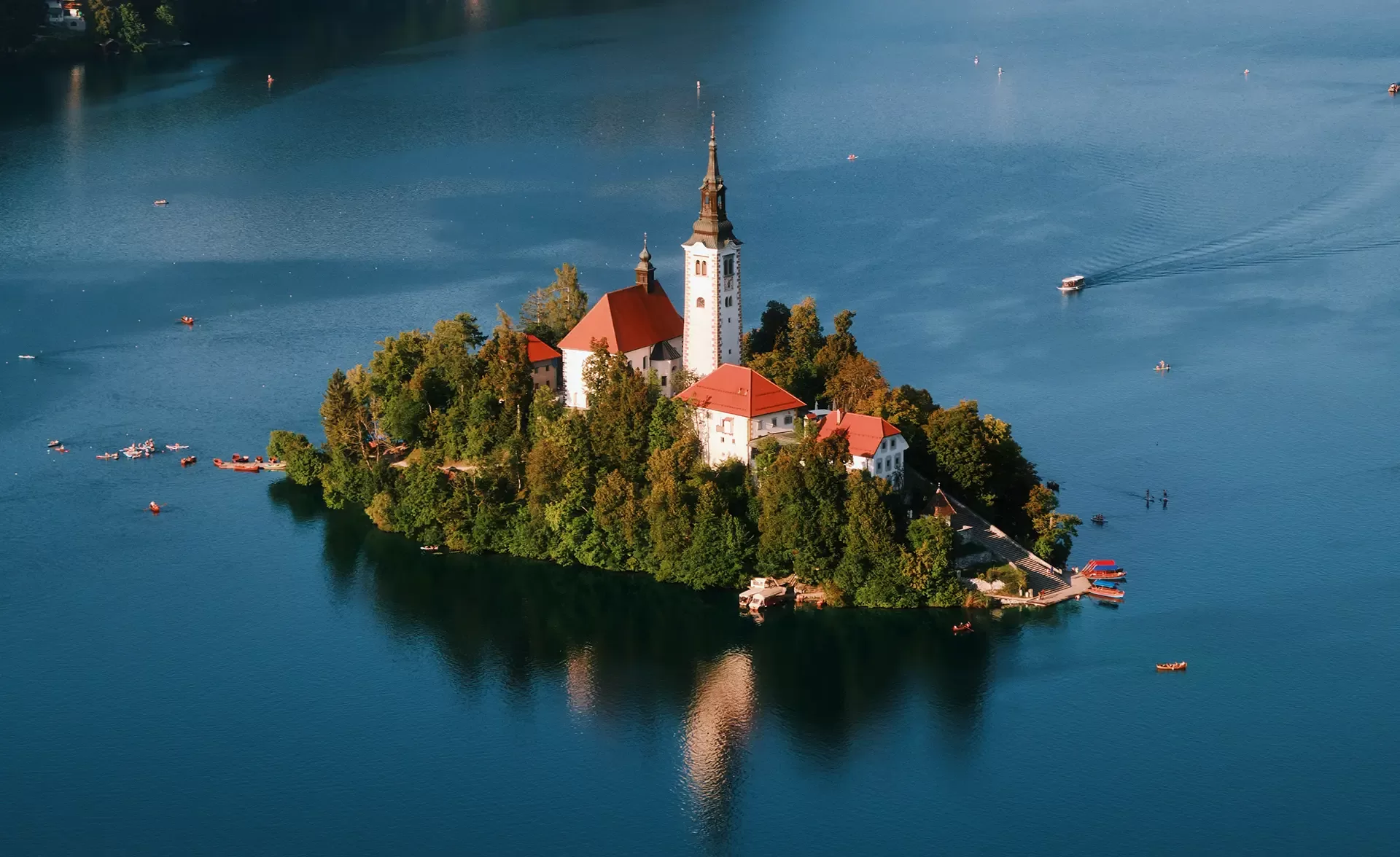 Scenic view of Lake Bled in Slovenia, showcasing its picturesque landscape.