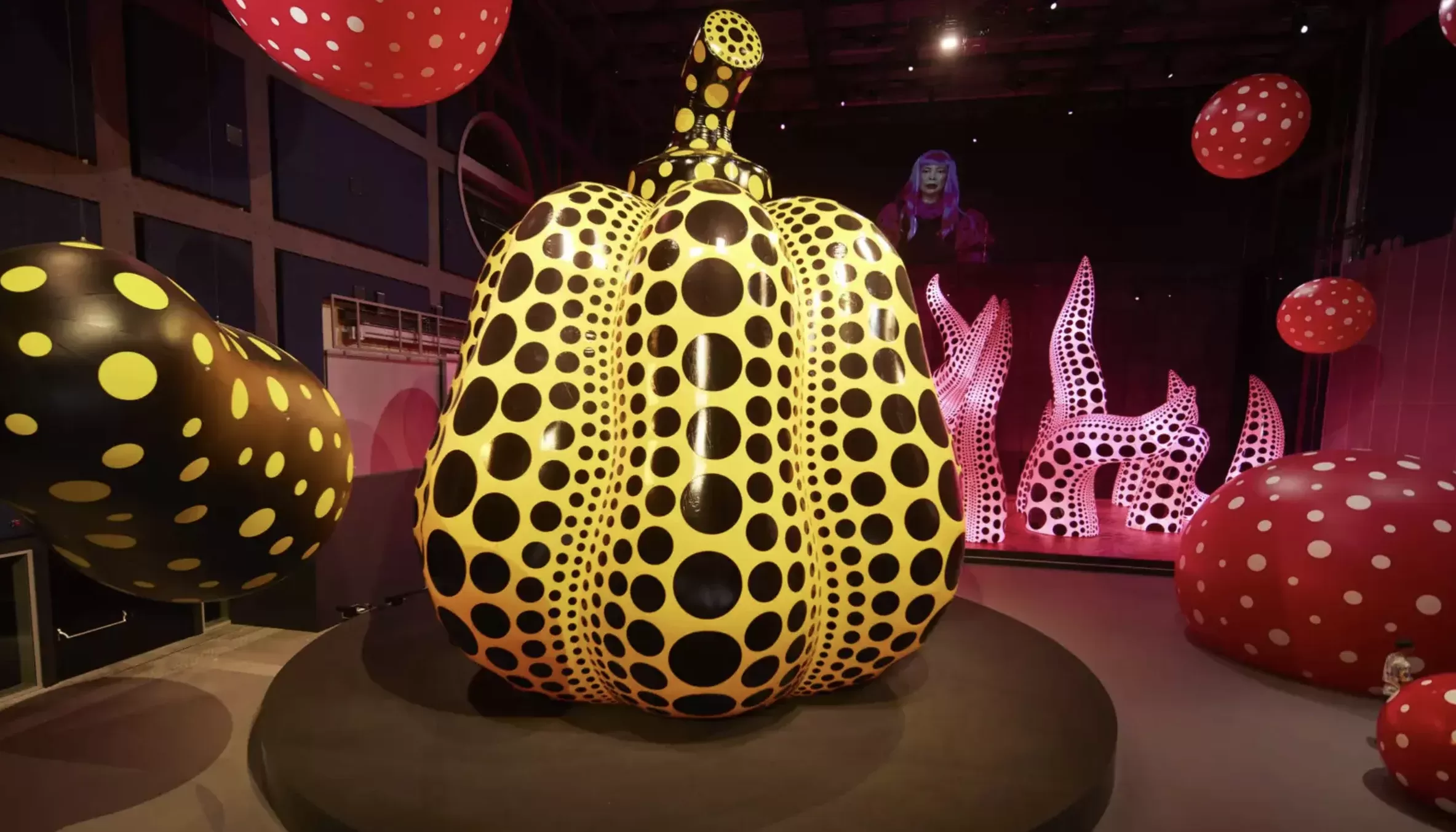 Louis Vuitton x Yayoi Kusama 'Dancing Pumpkins', Virtual Walking Tour