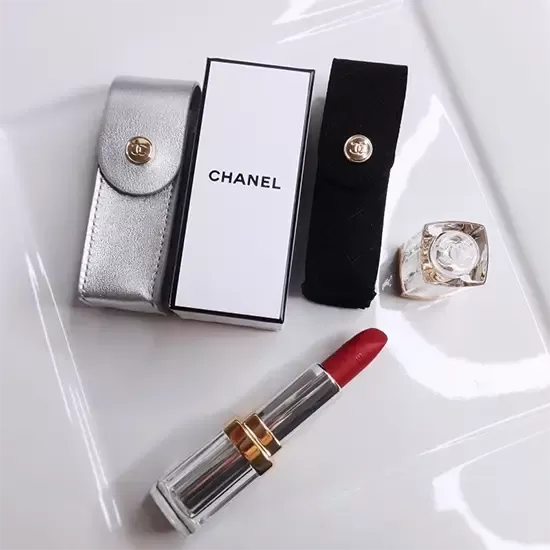 31 LE ROUGE. An object of design – CHANEL Makeup 