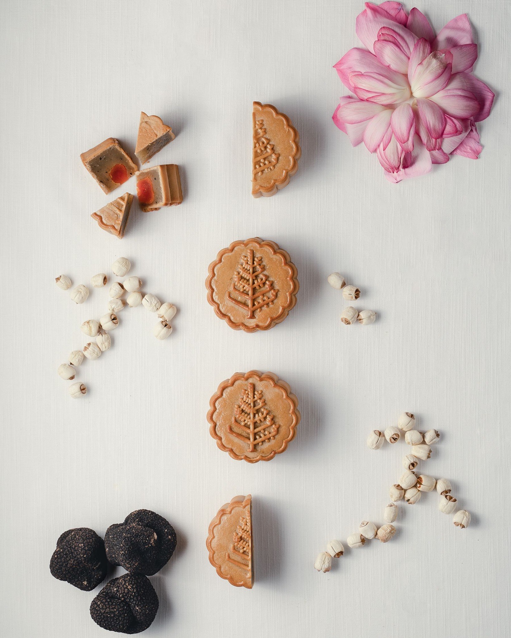 It's All About Lavish And Luxe Mooncakes For The Mid-Autumn Festival