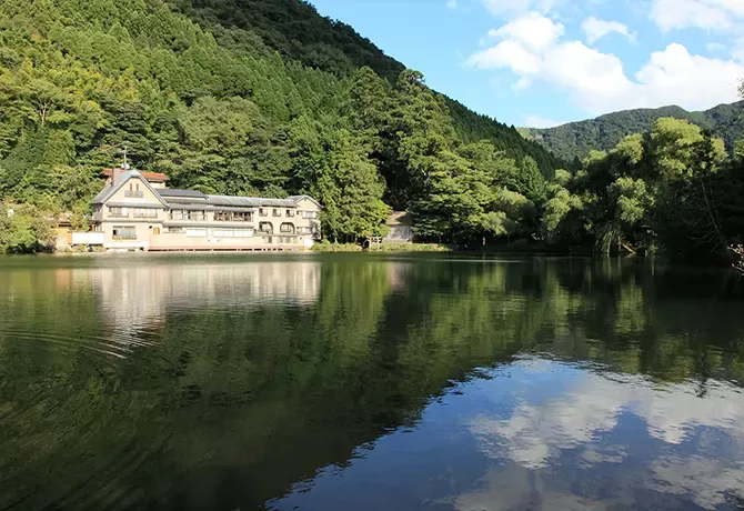 Luxury grand property overlooking landscape of Lake Kinrin, Yufuin, Japan