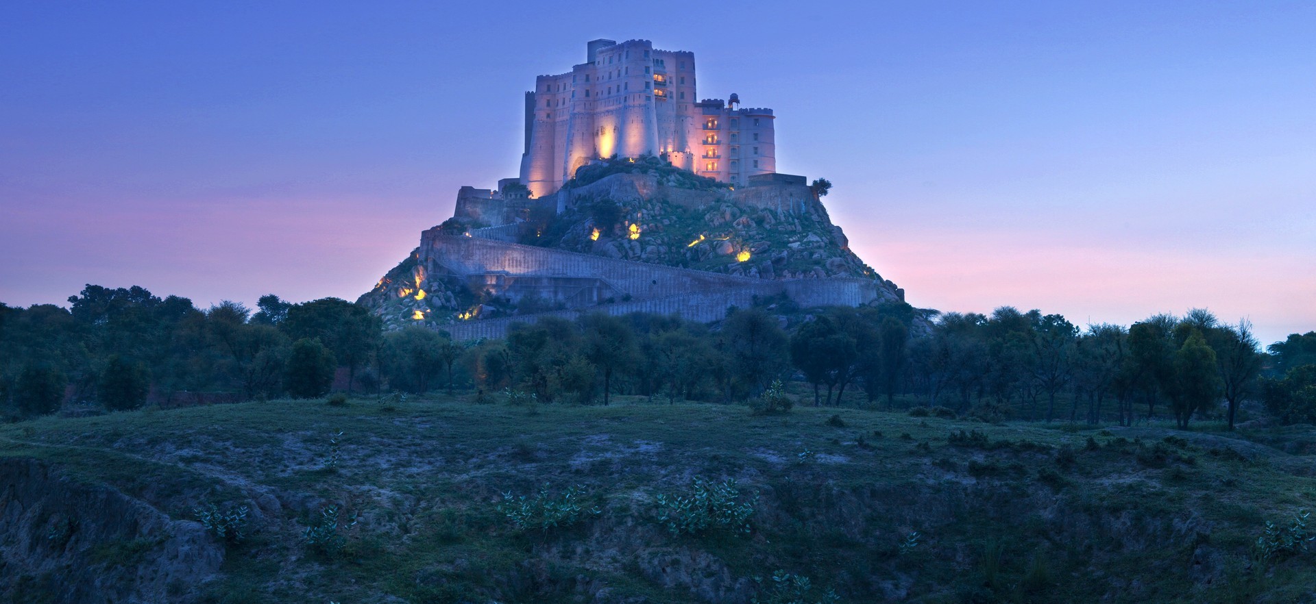 Alila Fort Bishangarh Exterior Fort Hill Sunrise India