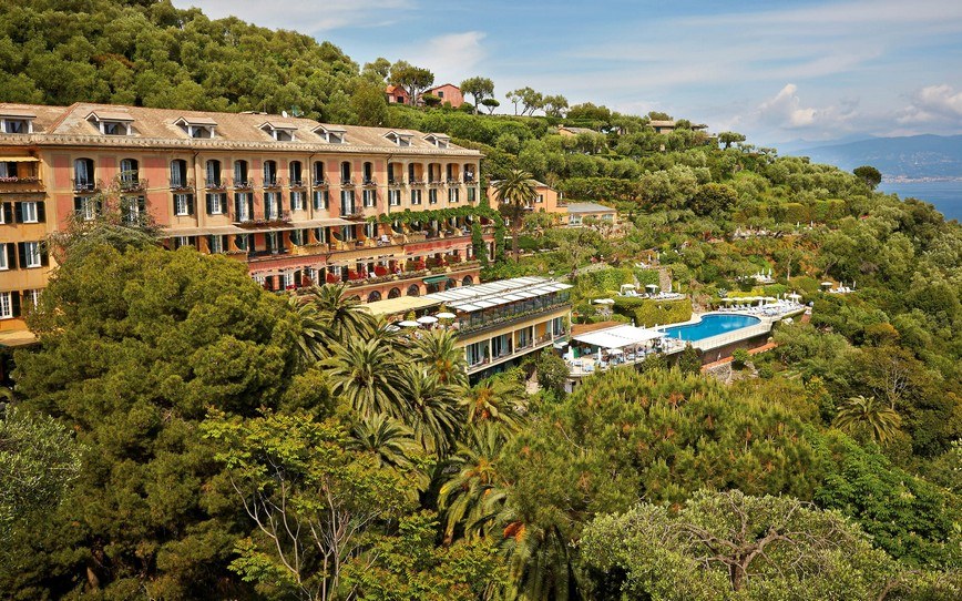 Belmond Hotel Splendido exterior among green countryside