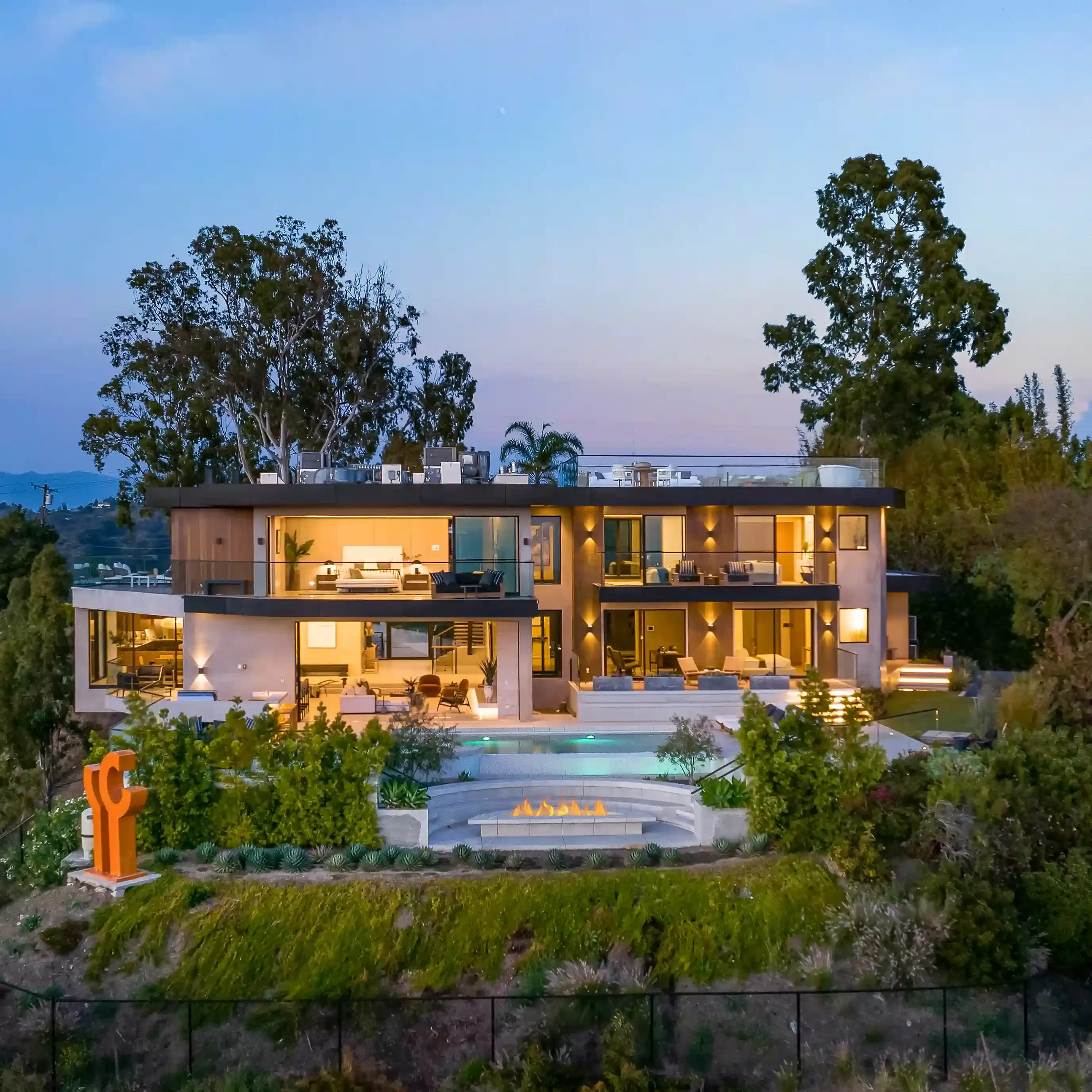 Sumptuous luxury modern home with views over the LA skyline