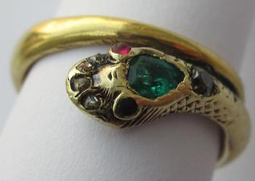 Queen victoria engagement ring